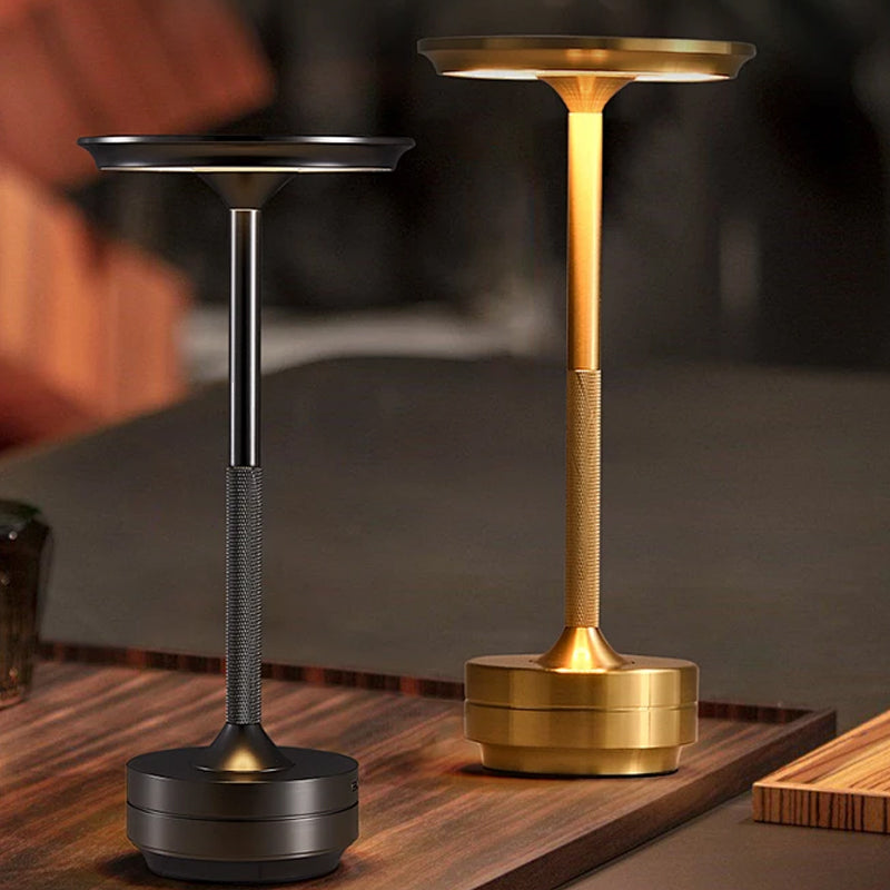 Alvi Bordslampa – Trådlös & Stilren Design